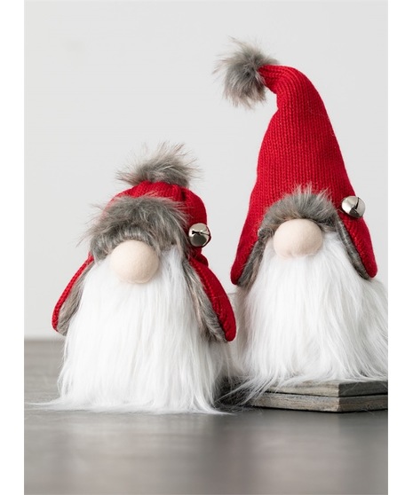 Sitting Gnomes